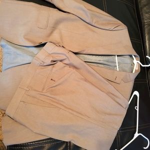 Jf j.ferrar suit 38R worn only once